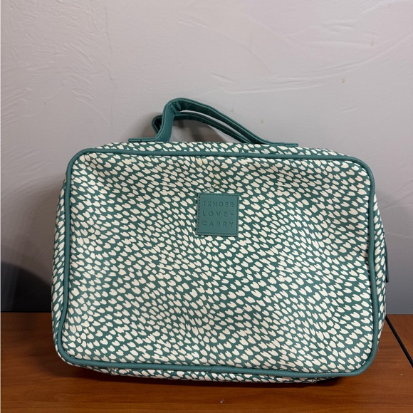 Tender Love + Carry Handbags - Tender Love + Carry Toiletry Weekender Bag‎ with Hanger Blue White Polka Dots